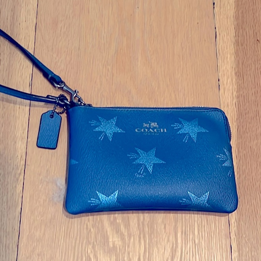 COACH Star Canyon Corner
Zip Wristlet in Slate Blue